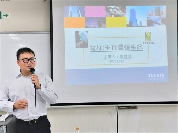 盛大電梯董事長蕭博徽參加德國月業師。蕭博徽說德國的產業與學校技職緊密合作模式值得台灣學習。