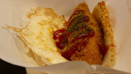 三言兩語鮮茶咖啡美食館八二三炮彈。圖/秀實提供