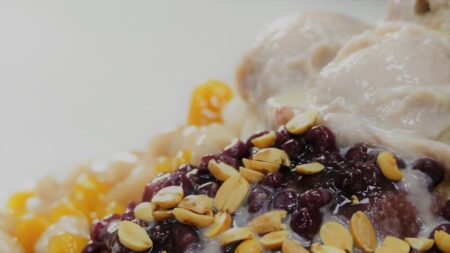 黃厝三層樓餐廳芋泥桑椹綜合冰。圖/秀實提供