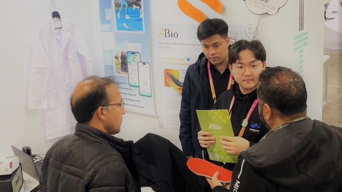 矽響關注全球高齡化趨勢，針對老年人心臟與心血管相關疾病的預防監控相當重視，矽響提出的相關監控技術，備受關注。