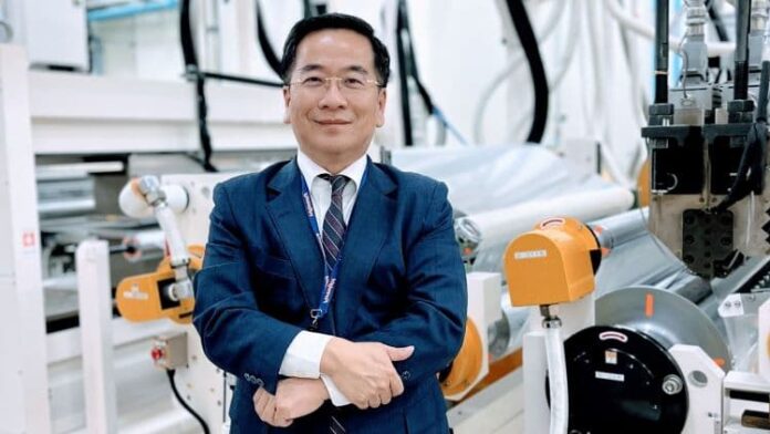 前瞻能源執行長李建興指出，南科一期1200萬平米產線滿載。因應國內多家GW等級電芯廠興建需求，將投入12億元啟動南科二廠擴建，預計Q2動土；明年Q3完工。圖 / 前瞻能源提供