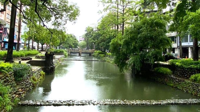 新竹車站前中正路護城河