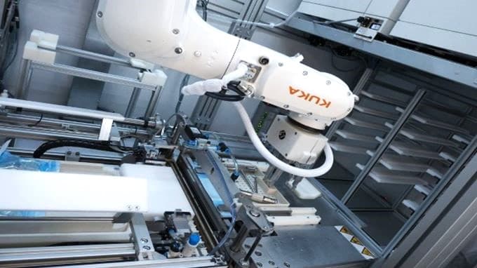 1051 KUKA KR 6 AGILUS牙醫機器助理