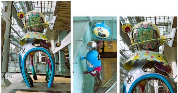 位於南港車站南2A與2B出口穿廊的公共藝術《夢幻星球》,在人來人往的車站,透過作品凝結時空漫遊,以星際旅行的元素瀰漫奇幻未知的想像。