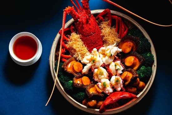 晶華軒龍蝦鮑魚臘味米糕。