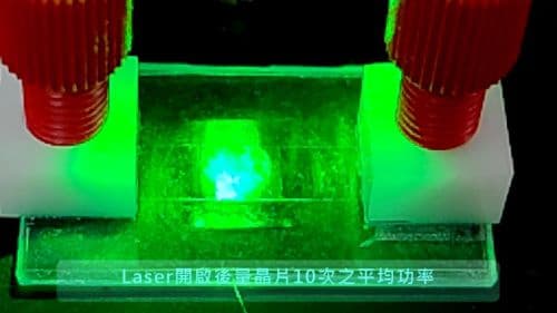 全自動雷射繞射免標記流式細胞計數系統透過光線穿過光柵產生的繞射不同來計算CTC的數量。