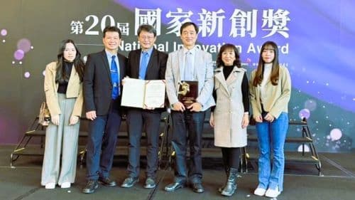 圖左起：臺科大學生柯詠嘉、國防醫學院博士林豐平、台中榮總醫師呂建興、臺科大教授陳建光、國防醫學院助理教授許惠玲、臺科大學生林軒辰。