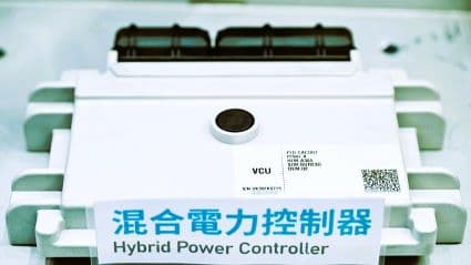 工研院加速氫能載具布局，研發混合電力控制器、成立新創公司科飛數位提供整車控制器與車用軟韌體方案，現已導入國內多家電巴領導廠，也是國內第一個專為氫能車打造的混合電力控制器。