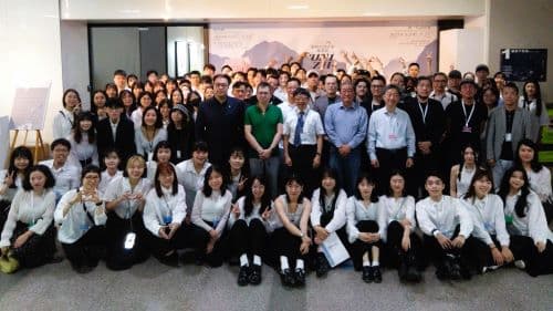 設計系畢業展《UNI.ZIP》開幕合照。