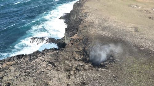 西吉嶼灶籠噴湧水霧景觀。