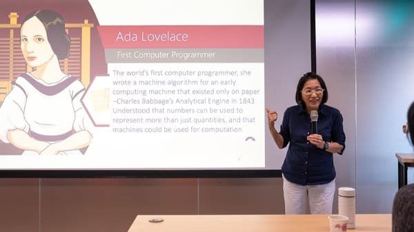 許永真主持女科技人交流會(WIE Lunch)。