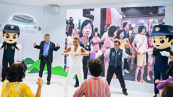 0804201 潘若迪帶動跳現場氣氛拉滿。