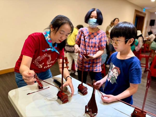 客家周末沙龍手作3D樂器。