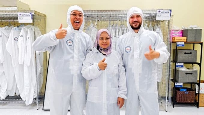 20240806 05 (1) 試穿無塵衣,體驗科技廠文化