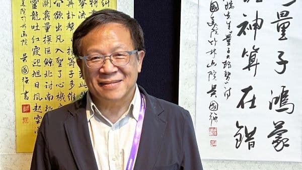 中原大學量子資訊中心主任張慶瑞