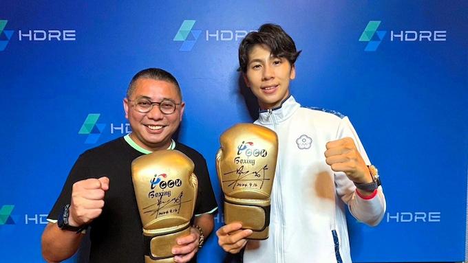 0919501 圖左起為總經理周仕昌、巴黎奧運女子拳擊金牌林郁婷