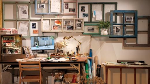 展場重現藝術家工作桌