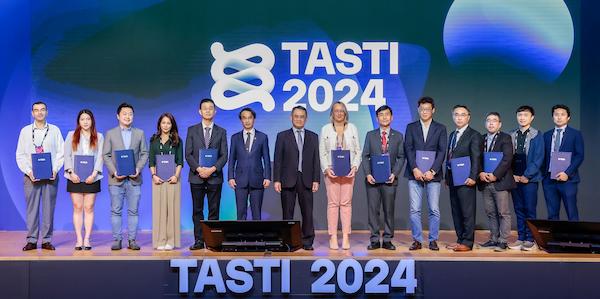 TASTI大合照