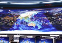 齊柏林衛星取像清晰 訊噪比優於預期 衛八號首顆衛星齊柏林展示第一波影像成果,範圍涵蓋竹科、台南安平、高雄興達港與日本東京國立競技場、西班牙巴塞隆納機場等國內外5座城市。圖為齊柏林衛星與臺灣地面站首度通聯一隅